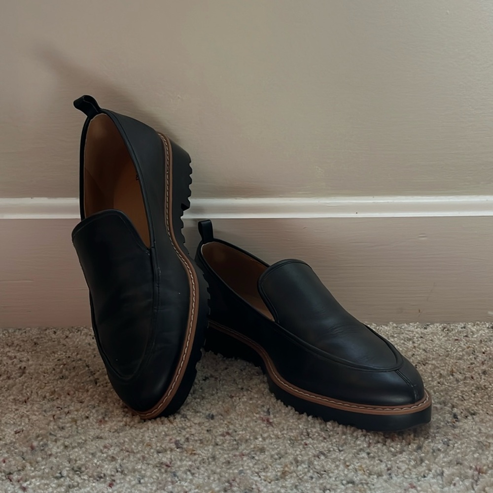 Susina black leather loafers size 8.5. Signs of wear but still in fine condition